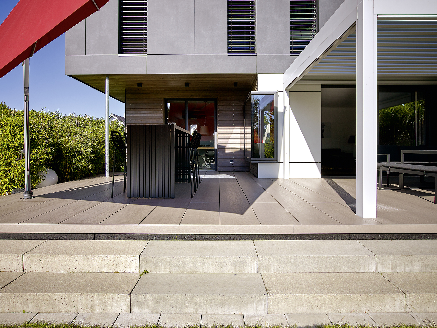 Contemporary Wide-Plank Decking 