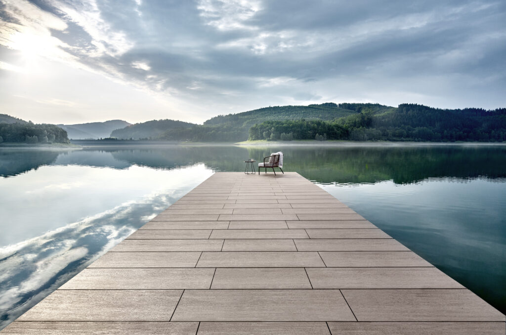 Contemporary Wide-Plank Decking